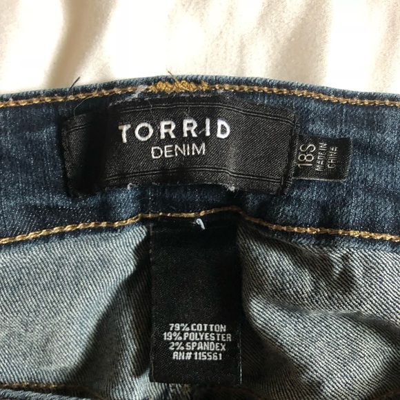 Torrid Dark Wash Skinny Jeans 18s - Picture 3 of 3